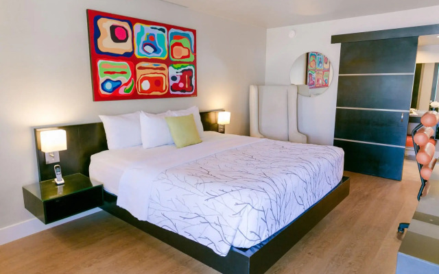 Hotel Current