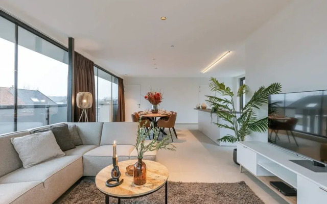Apartment With two Large Terraces