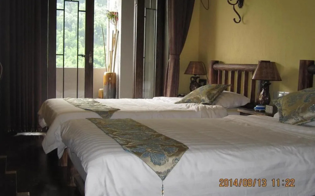 Danxia Valley Inn