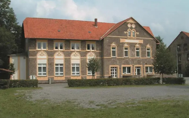 Hotel Zur Burg Sternberg Экстерталь вид на фасад