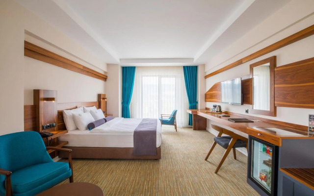 Karpalas City Hotel & Spa