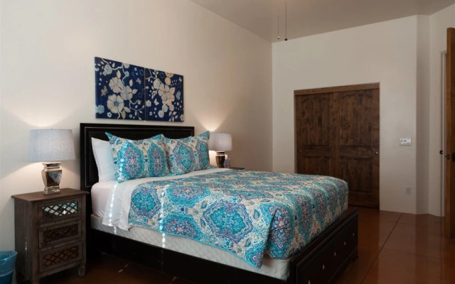 4BR Desert Escape