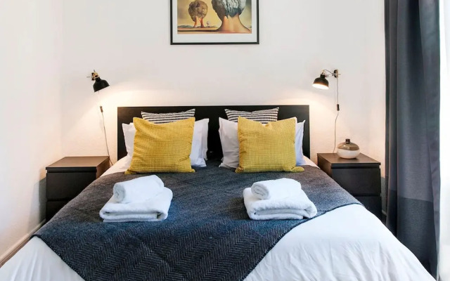 Prime Eixample Hideaway 6 Guests With Balcony by Myrentalhost