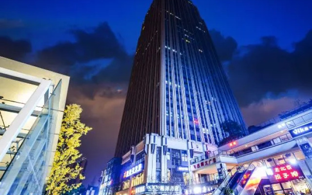 Xana Hotelle Hotel (Chongqing Longhu Yuanzhu Sports Park Subway Station)