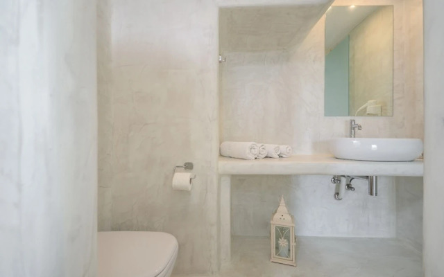 Birikos Hotel & Suites