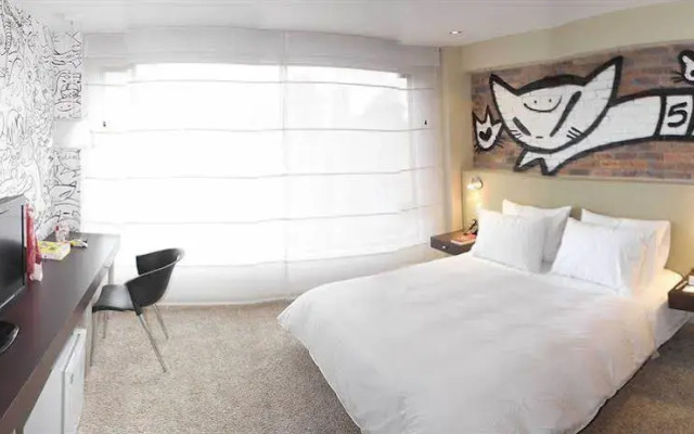 hotelImage