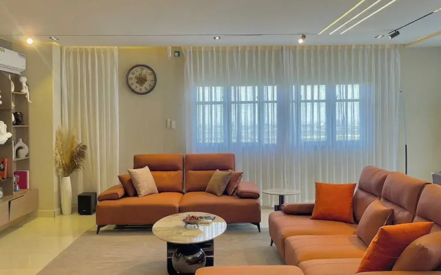 Osaka Apartment by J's Luxury