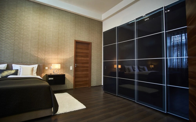 Nikita Apartment