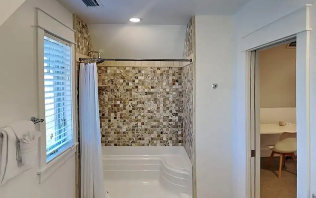 Bonnie Bungalow