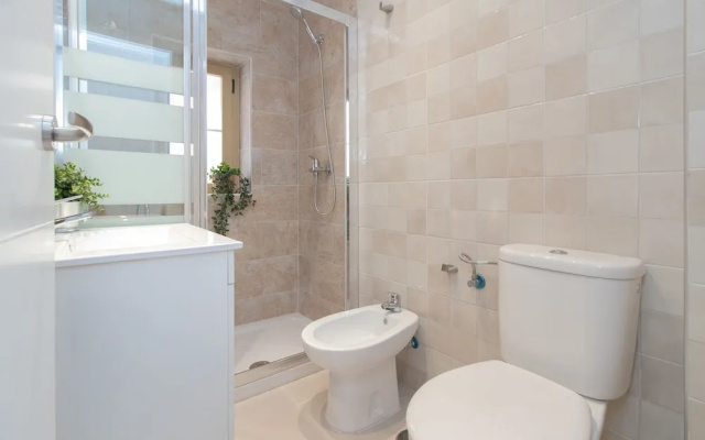 Trendy Two Bedrooms In Ollerias