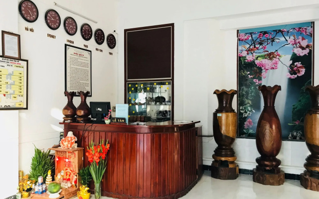 Phuong Dong Hotel & Apartment