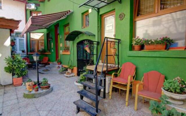 Отель Manga Hostel Сербия, Белград - отзывы, цены и фото номеров - забронировать отель Manga Hostel онлайн вид на фасад