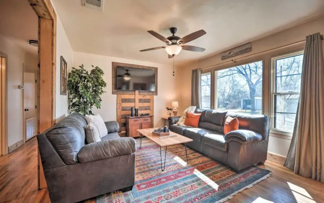 1 Mi to Dtwn Fredericksburg: Quiet Getaway w/ Yard