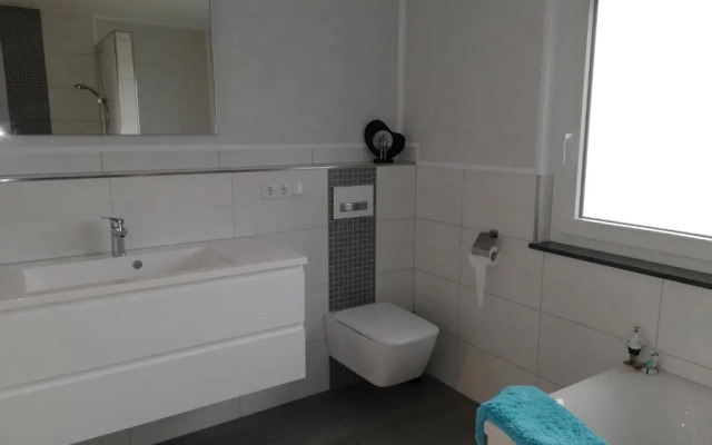Schnetter Hummel, Apartment 1