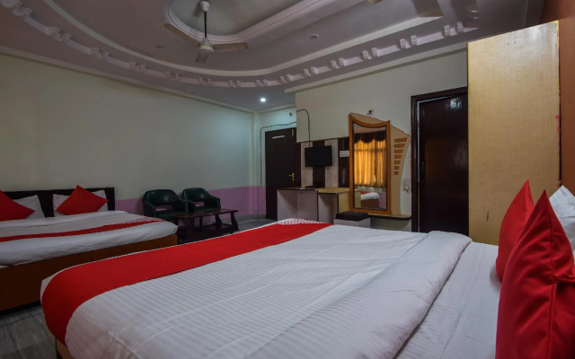 OYO 29398 Hotel Pax Inn