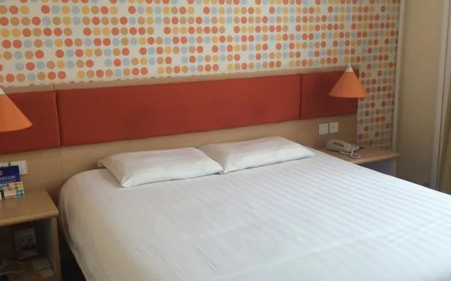 Home Inn Beijing Dongba Airport No. 2 Expressway