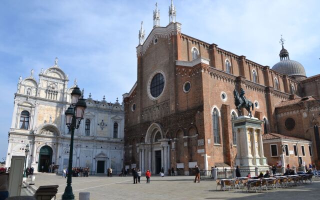 Отель Charming Venice Apartments Италия, Венеция - отзывы, цены и фото номеров - забронировать отель Charming Venice Apartments онлайн вид на фасад