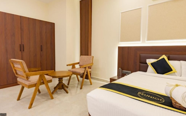 Reunion DeHomes - Premium Suites