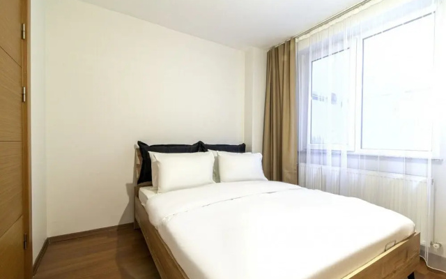 Pleasant Flat Close to Various Malls in Seyrantepe