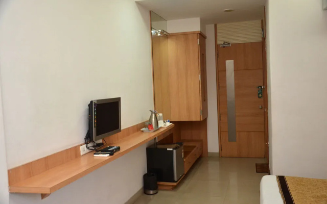 Treebo Admiral Suites New Usmanpura