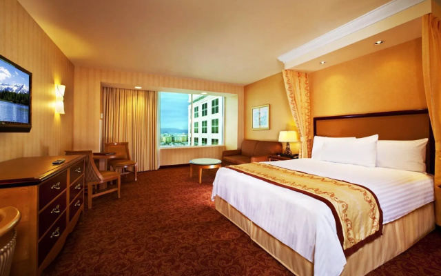 South Point Hotel, Casino, and Spa