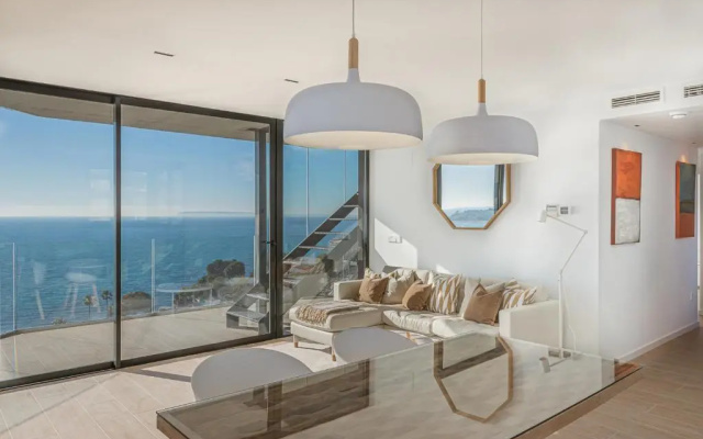 Stunning sea view hot tube posh BLUE SKY APARTMENT