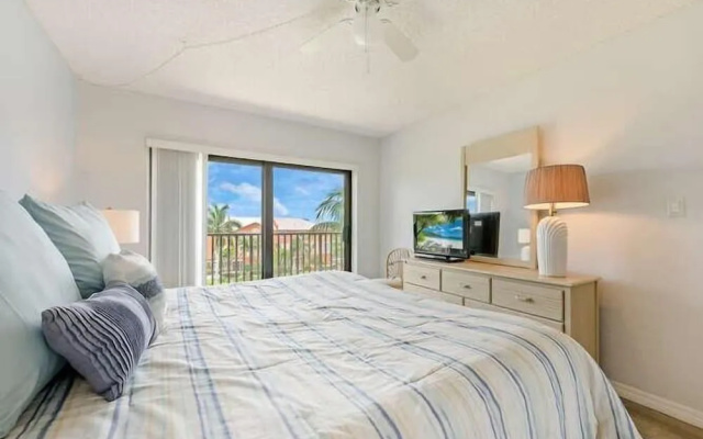 Sally's Dolphin Way Condo