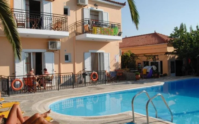 Lakis Studios