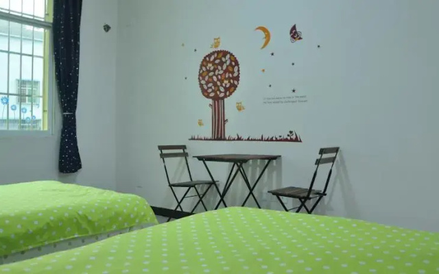 Wonderland Youth Hostel