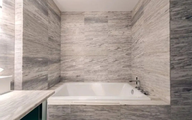 Collins Avenue Condo #215642