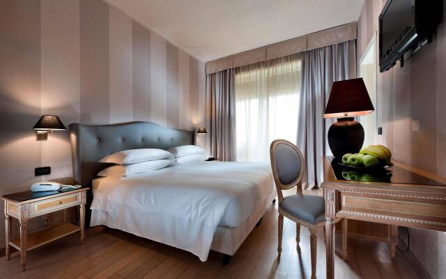 Отель c-hotels Diplomat комната для гостей