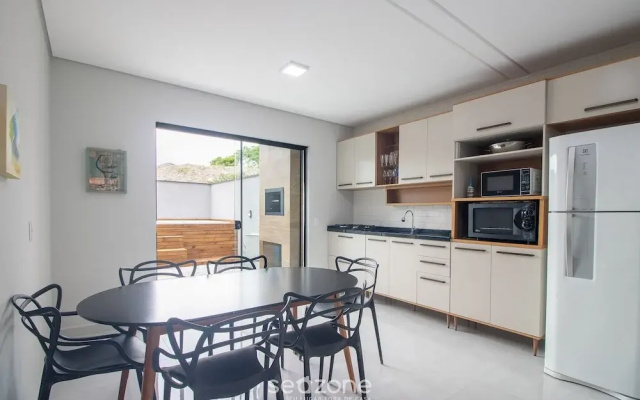 House w/ BBQ and Jacuzzi Adr0002