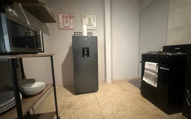 Modern Polanco Stay - Parking- Elevator- Sleeps 10