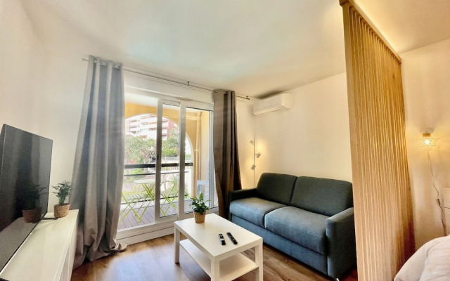 Splendid Studio With Swimming Pool Next to Monaco