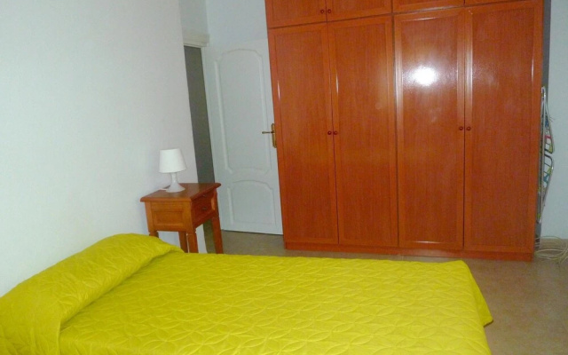 Apartment With 2 Bedrooms in Sevilla, With Wifi