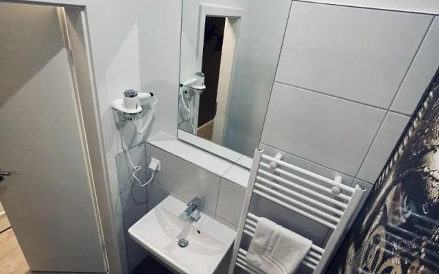 IQ Hotel