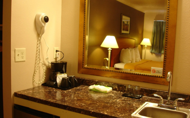 Valueinn Eugene - Airport