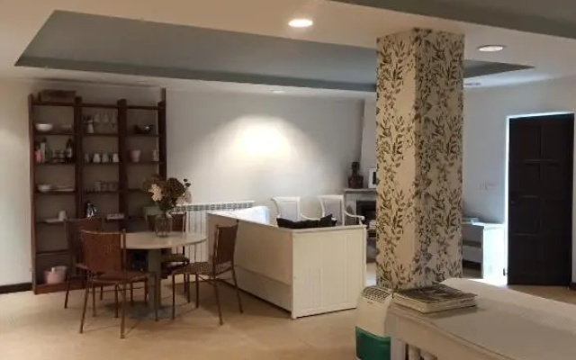Apartamento independiente con jardín privado
