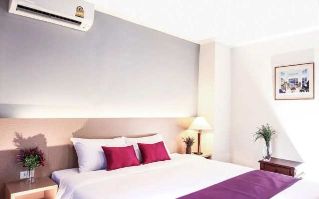 Collection O The Step Sathorn