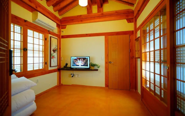 Norijam Hanok Traditional House Two