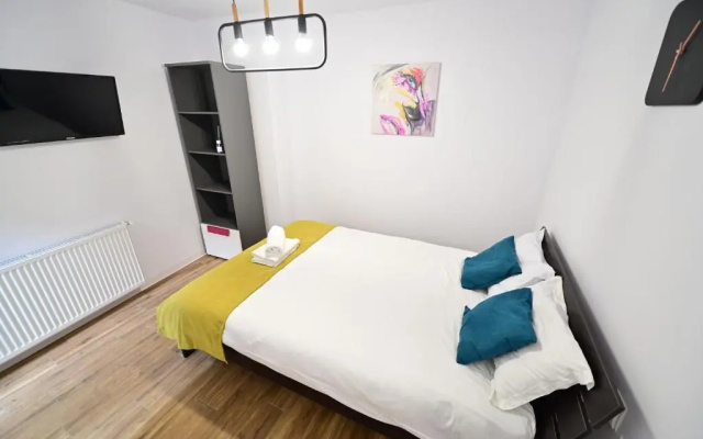 Supremi Boutique by C