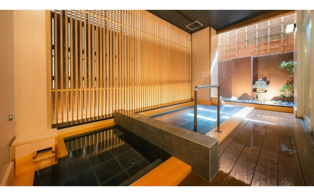 Old England Dogo Yamanote Hotel