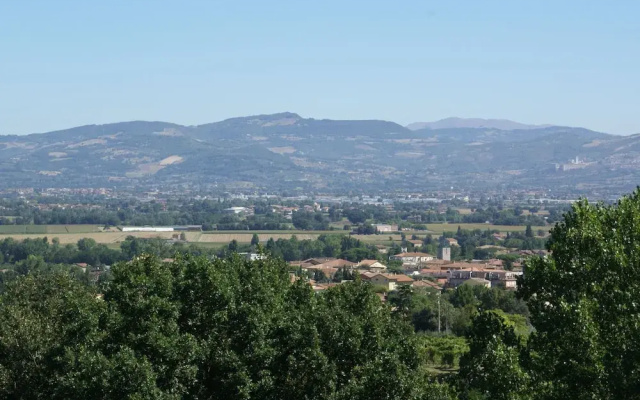Holiday Home in Bettona With Pool & Near Assisi