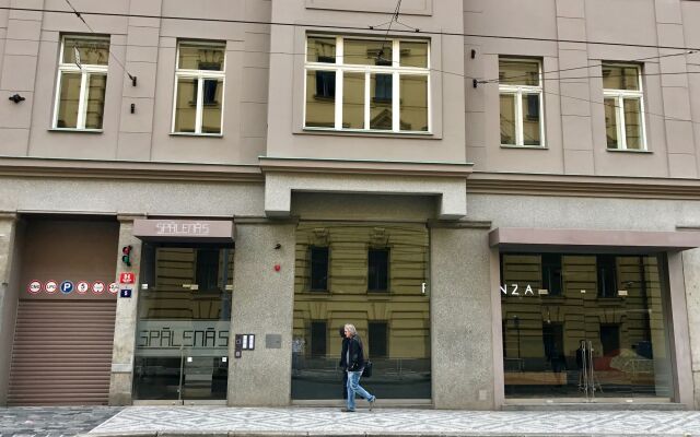 Отель Art Suites Spalena Чехия, Прага - отзывы, цены и фото номеров - забронировать отель Art Suites Spalena онлайн вид на фасад