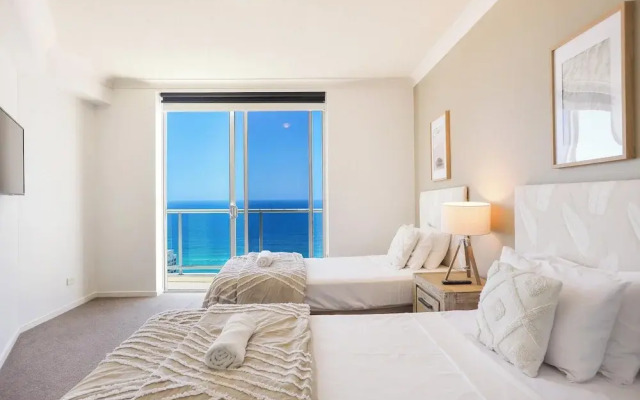 Ocean View Escape –33rd Floor– Chevron Renaissance