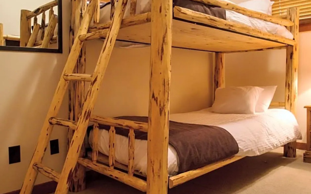 Snow Creek Cabins by Fernie Lodging Co