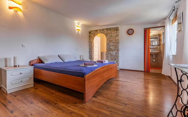 Beautiful Home in Medulin With Wifi and 4 Bedrooms