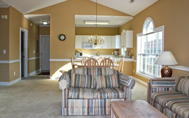 Comfortable & Spacious Villa at Myrtlewood