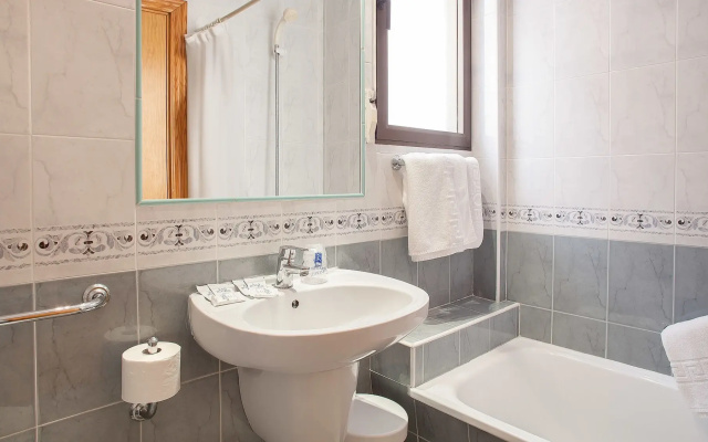 Estudios RH Sol By Hoteles RH