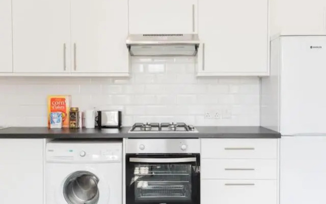 Kennington Apartment A/Apartment